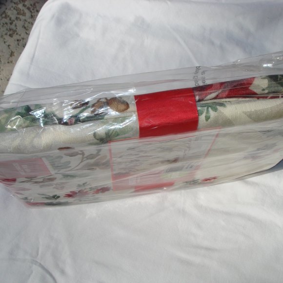 NEW 60" x 84" OBLONG Fabric Tablecloth FOOD NETWORK Christmas Winter Juniper - Picture 6 of 9